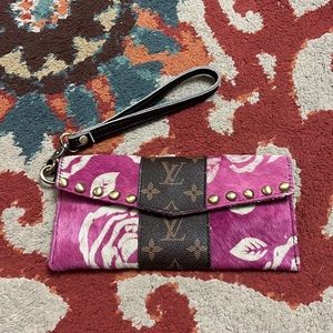 LOUIS Vuitton wallet